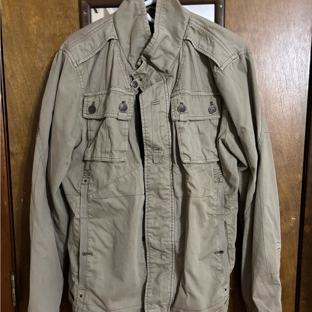 Tan men’s outpost lightweight jacket